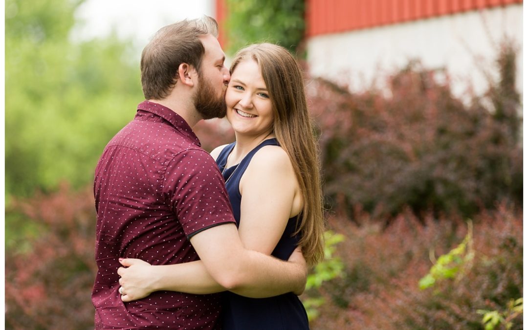 Lindsay & Steve | Larriland Farm Engagement Photos