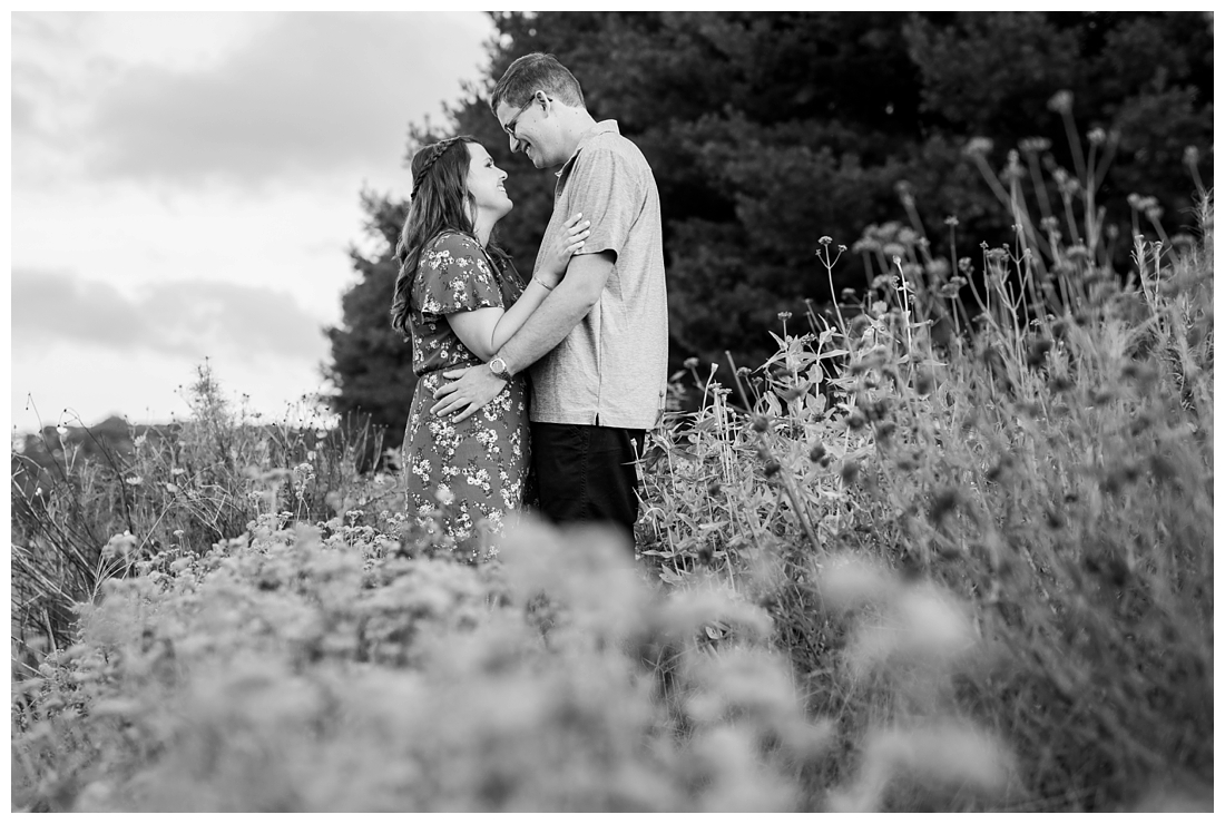 Maryland Wedding Photography Sunflower engagement photos. Maryland engagement. Bride and groom to be in flower fields. Flower fields maryland farm engagement photos.