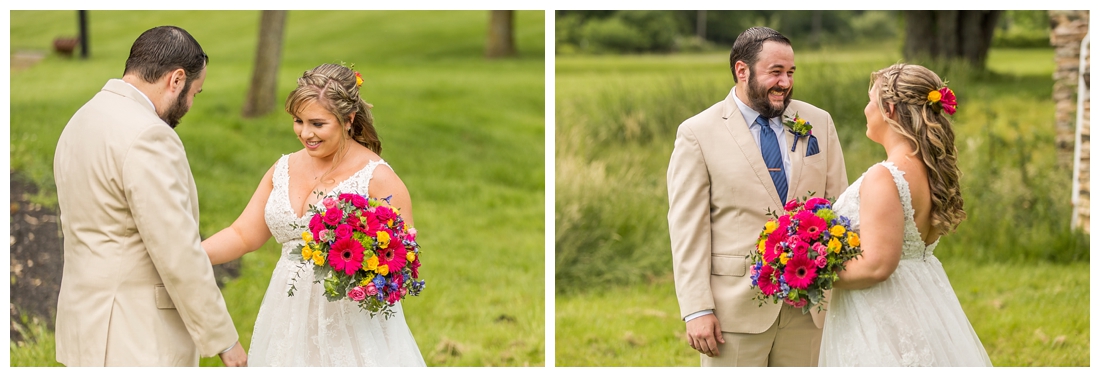 Ostertag Vista Spring Wedding. Frederick Maryland Wedding Photographer. Barn Wedding. Farm Wedding. Bright florals. 