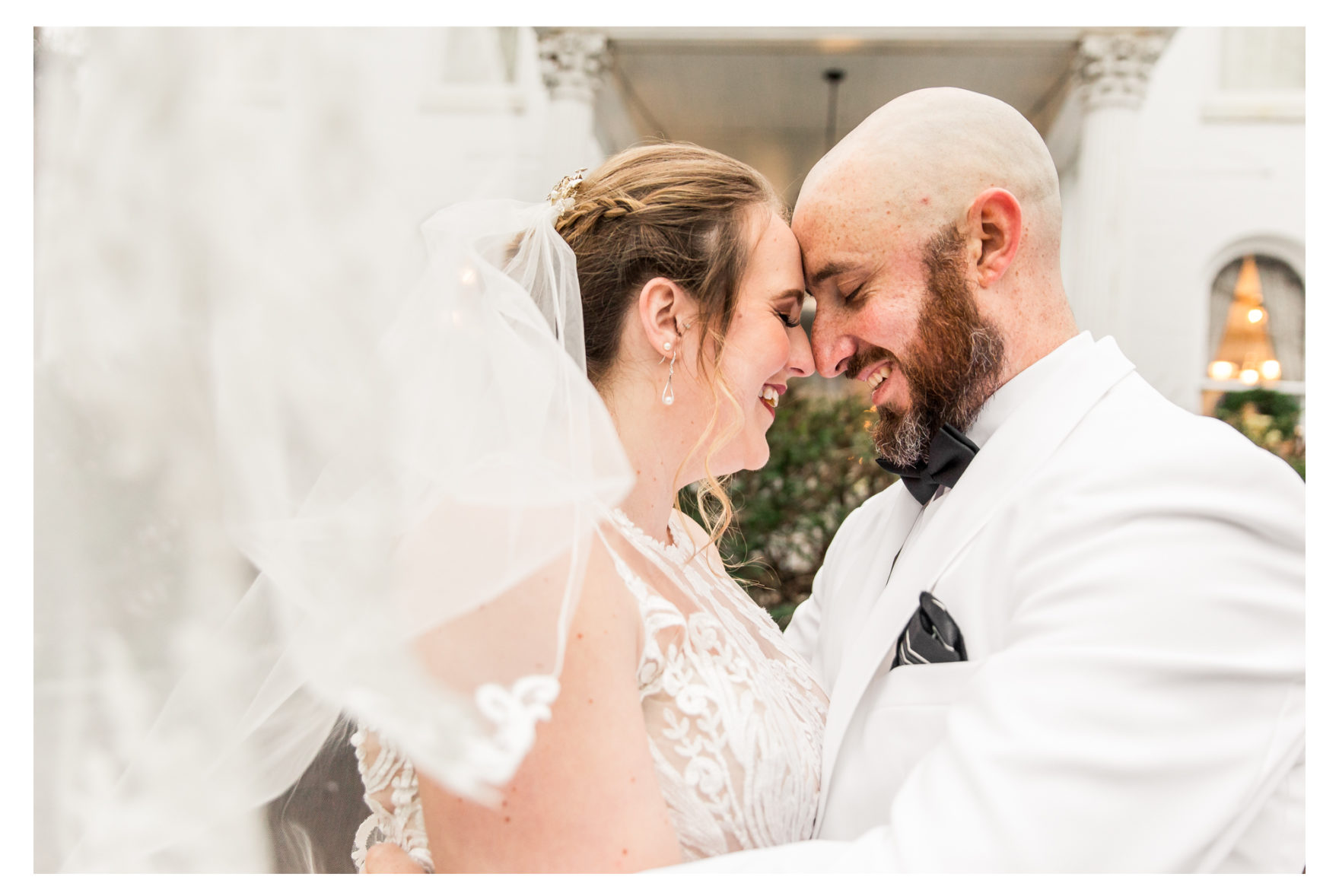 Cold Rainy Fall Wedding Day. Frederick Maryland Wedding Photographer. Frederick Weddings. Ceresville Mansion. Dreary Wedding Day