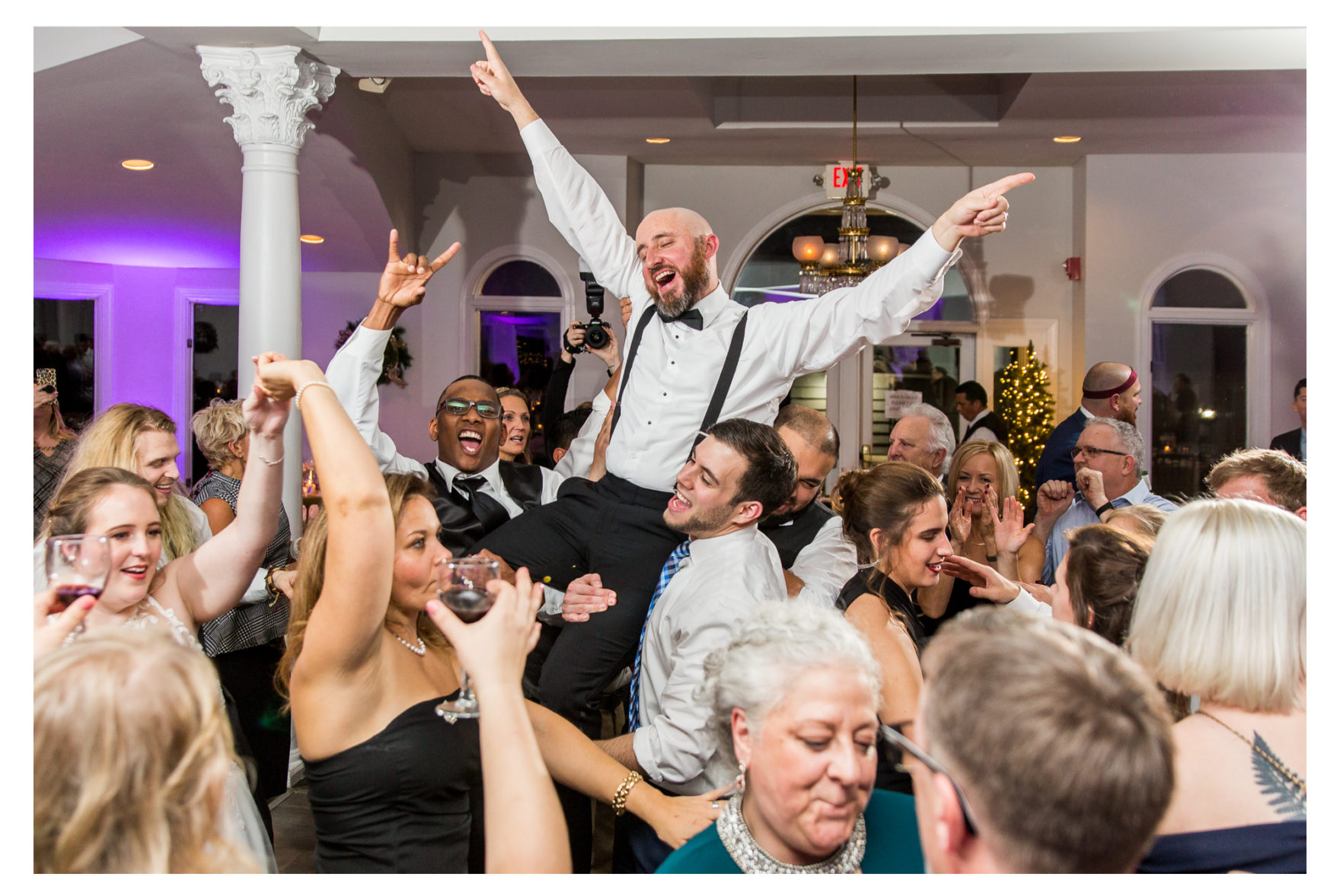 Cold Rainy Fall Wedding Day. Frederick Maryland Wedding Photographer. Frederick Weddings. Ceresville Mansion. Dreary Wedding Day