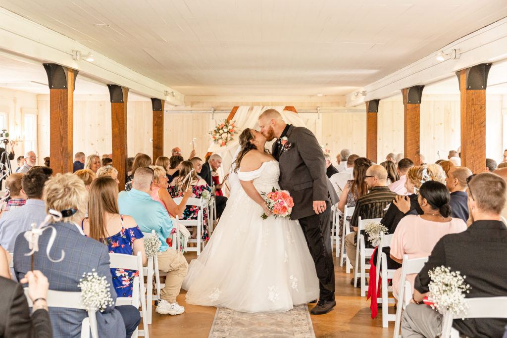 Bluebird manor, Barn Wedding, rainy spring wedding, spring wedding, may wedding, private dance, indoor ceremony, bride and groom, portraits