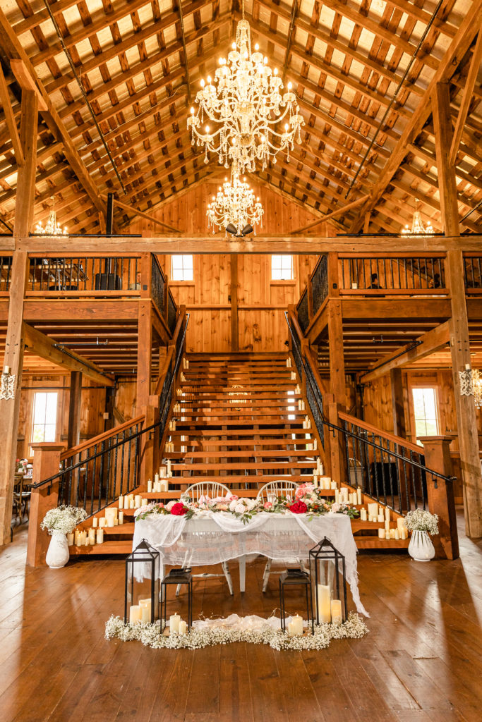 Bluebird manor, Barn Wedding, rainy spring wedding, spring wedding, may wedding, private dance, indoor ceremony, bride and groom, portraits, sweetheart table