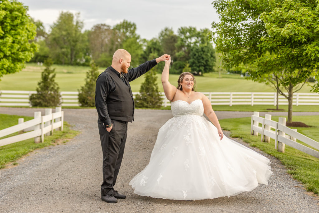 Bluebird manor, Barn Wedding, rainy spring wedding, spring wedding, may wedding, private dance, indoor ceremony, bride and groom, portraits