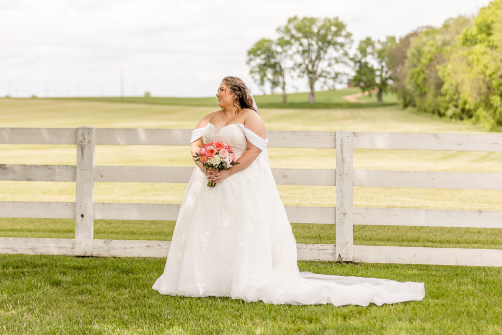 Bluebird manor, Barn Wedding, rainy spring wedding, spring wedding, may wedding, private dance, indoor ceremony, bride and groom, portraits