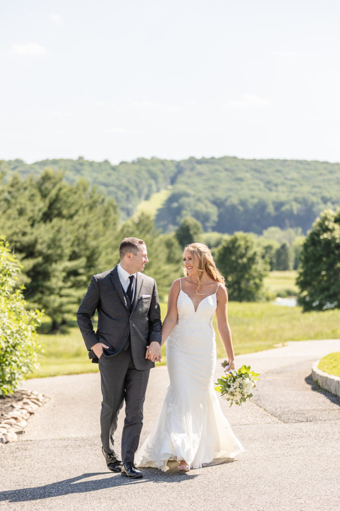 Hayfields Country Club wedding. Hayfields summer wedding. Golf Course wedding. Summer golf course wedding.