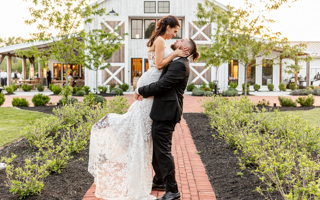 Kent Island Resort Farmstead | Spring Wedding | Joanne & Michael